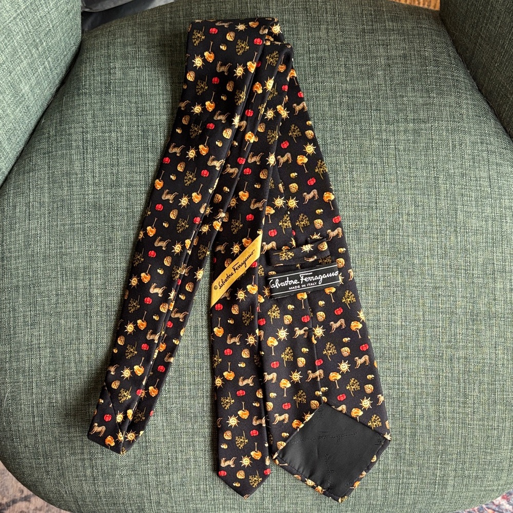 Salvadore Ferragamo Men's 100% silk jungle sun leopard animal tie black EUC work - Picture 4 of 8